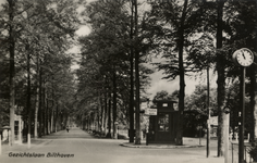 16473 Gezicht in de Gezichtslaan te Bilthoven (gemeente De Bilt) uit het zuidoosten; met middenrechts een kiosk.